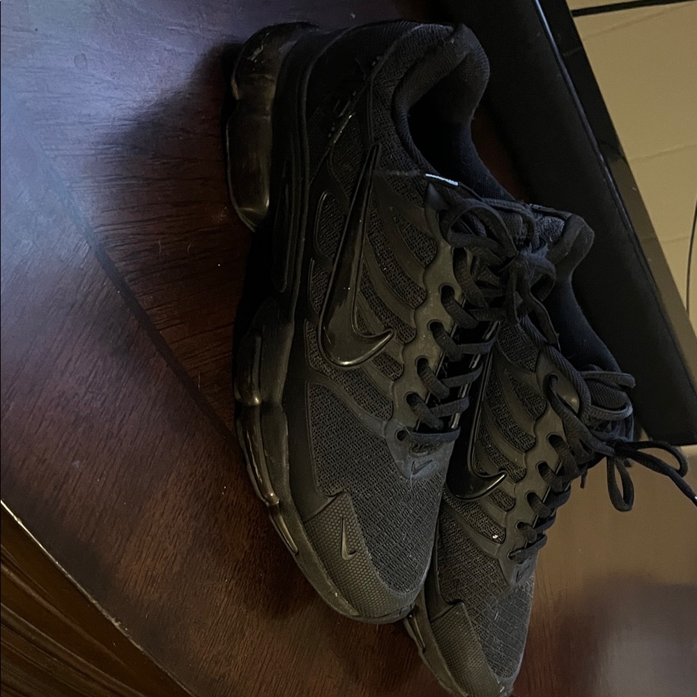 Nike Men's Black Sneakers